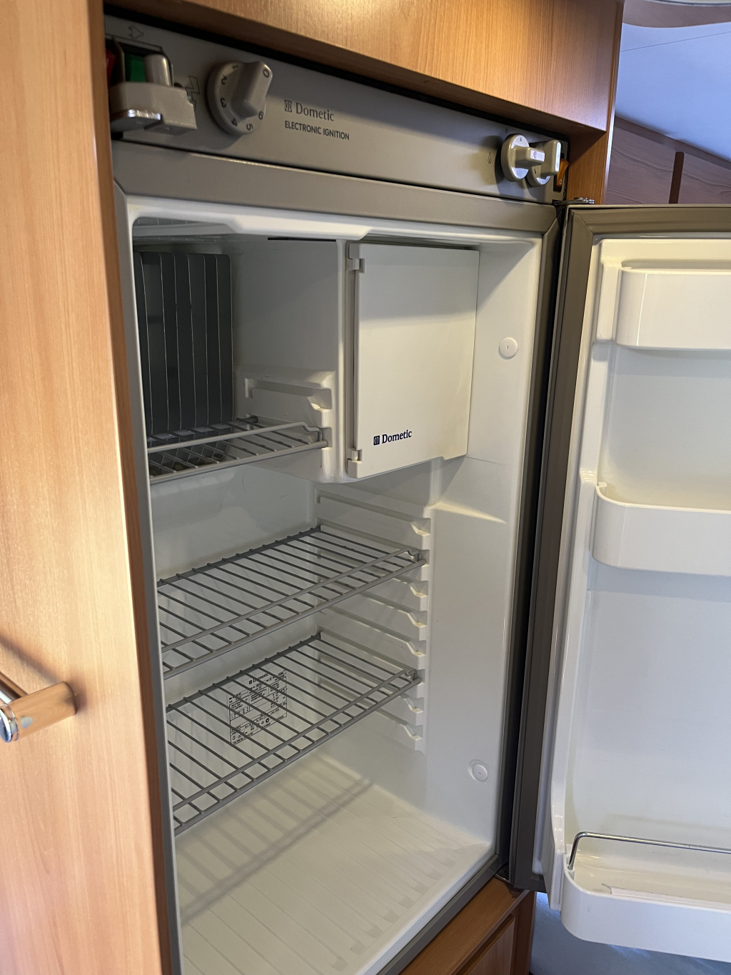 Pössl 2Win Airco, Single beds – Kingsize bed photo: 14