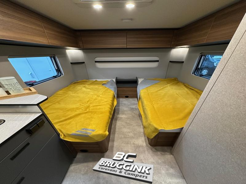 Eriba Novaline 495 SINGLE BEDS photo: 8