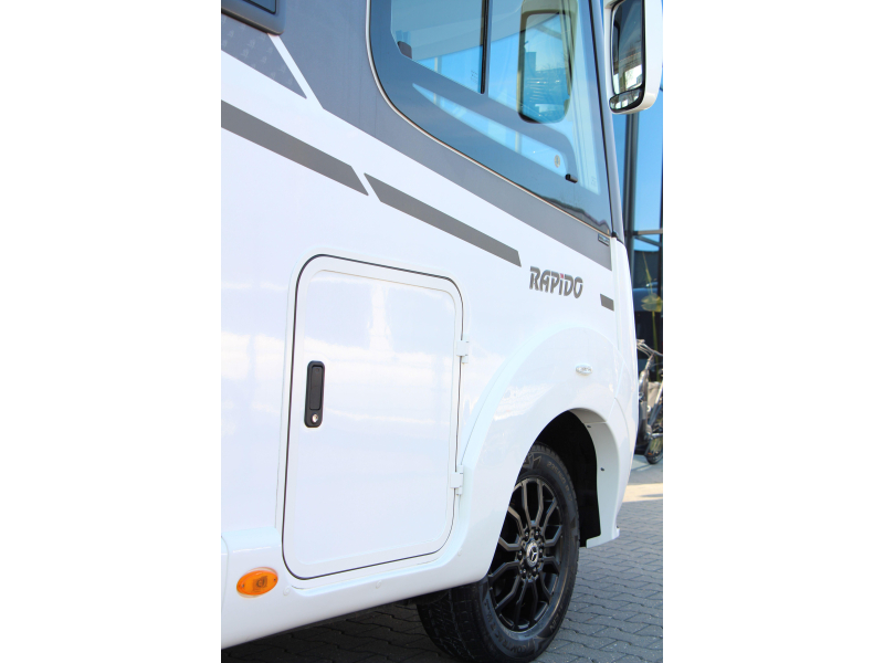Rapido M96 Queensbed + Hefbed  foto: 24