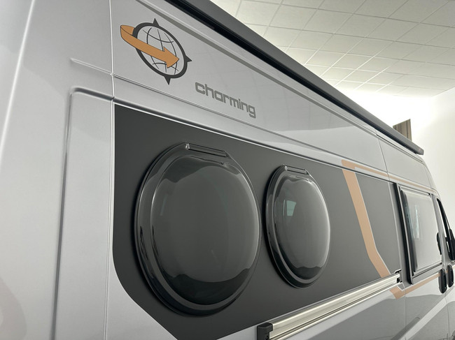 Malibu Van Diversity 600 DB K Charming GT Skyview foto: 20