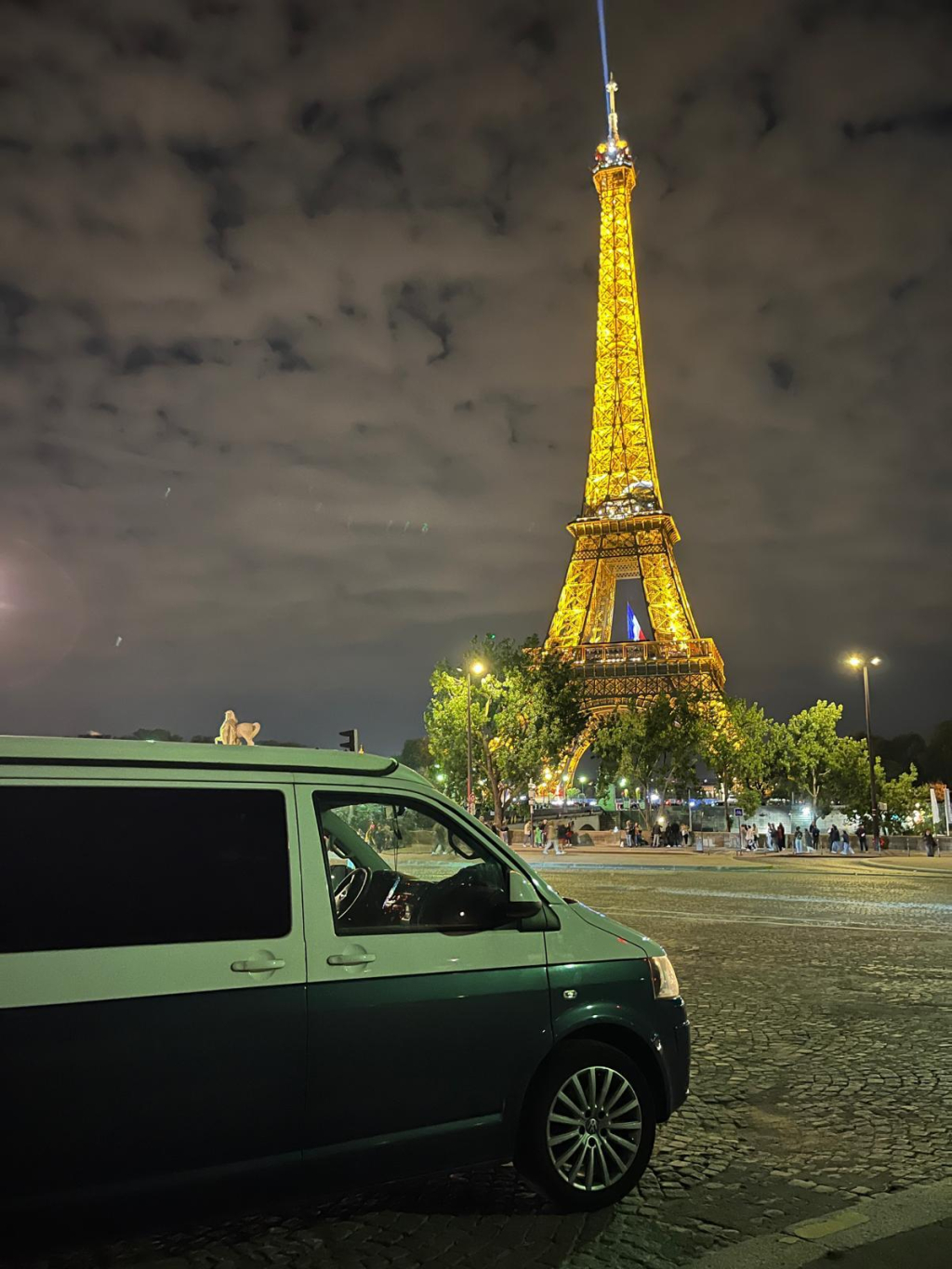 VOLKSWAGEN MULTIVAN STARTLINE photo: 23