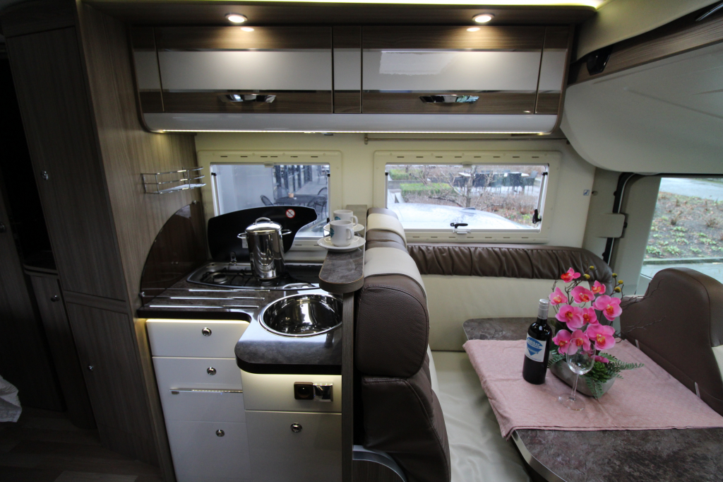 Rapido/Autostar/Hymer. Privilege i650 LC foto: 13