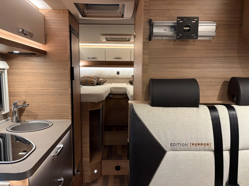 Weinsberg CaraCompact 600 MEG Pepper - automaat  foto: 17