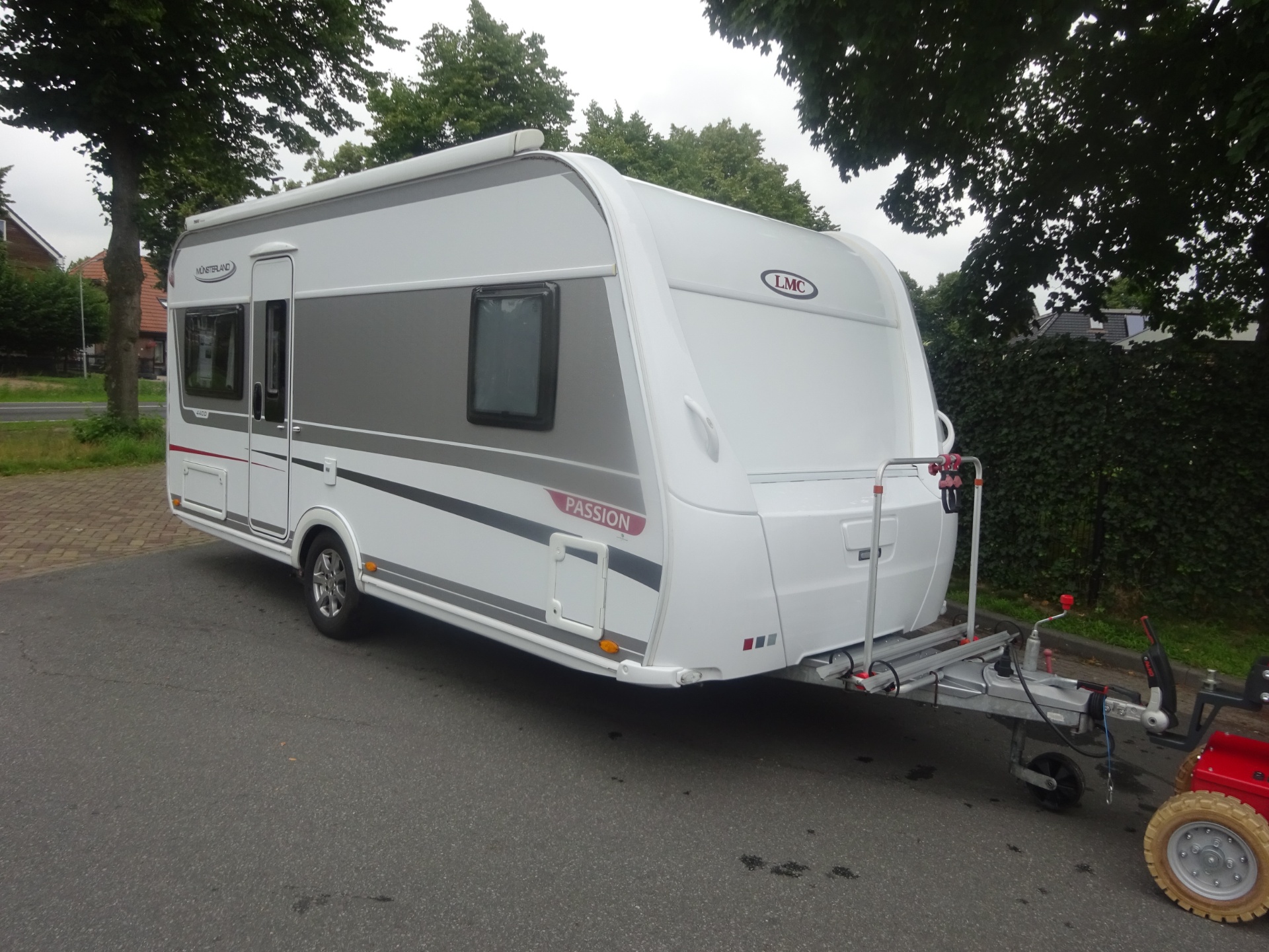 Lmc Passion 470D Met Frans Bed en Rondzit+Mover+Luifel foto: 1