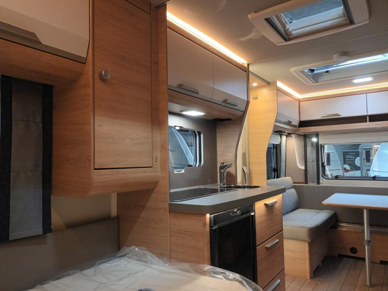 Knaus Sudwind Black Selection 460 EU photo: 5