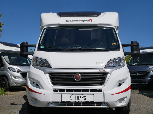 Sunlight T67, 9-Traps automaat, Lengtebedden, XXL Garage foto: 1