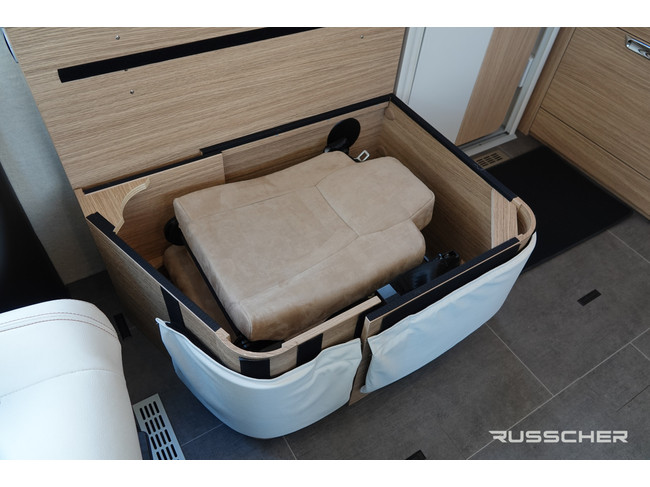 NIESMANN BISCHOFF ARTO 85E 180Pk Aut. | Levelsysteem | Dakairco | Zonnepanelen | Trekhaak foto: 7