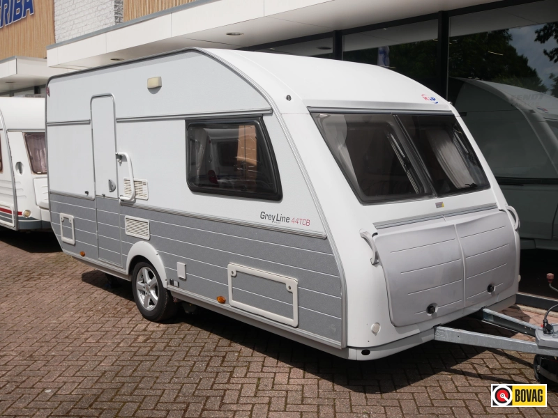 Kip Grey Line Special 44 TCB Incl. mover en voortent  foto: 0