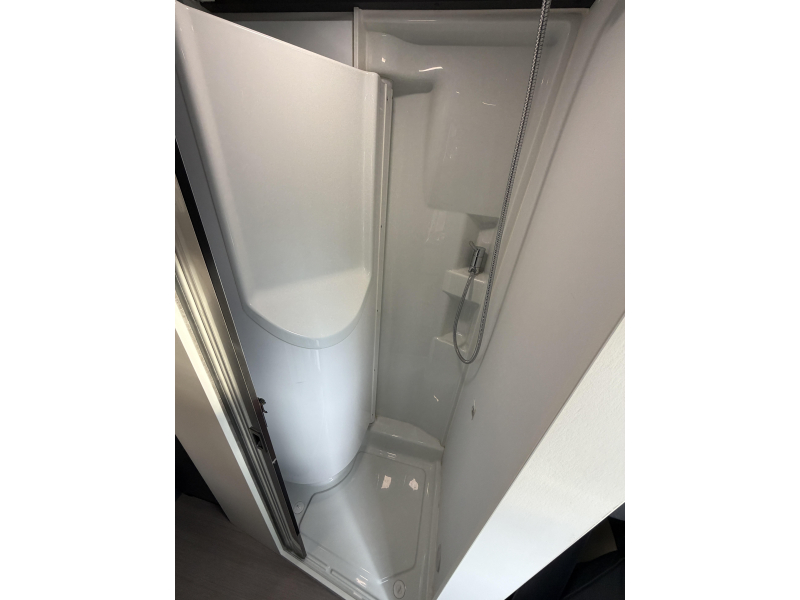 Adria Twin Supreme 640 SLB 9T Automaat-Lengte bedden  foto: 10