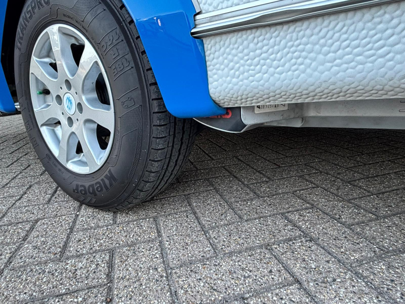 Knaus Sport and Fun 480 QL Mover Cassette awning photo: 22