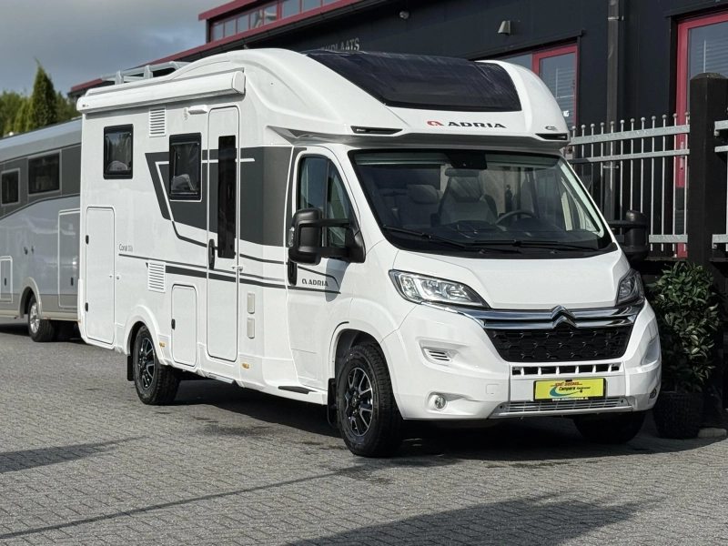 Adria Coral Axess 600 SL 7 meter lengtebedden  foto: 4