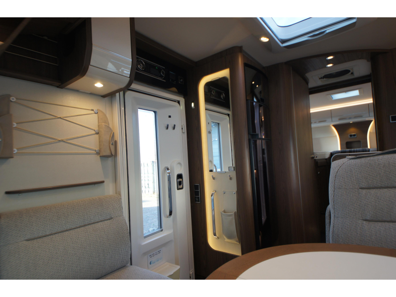 Hymer B 704 SL /Calefacci&oacute;n Alde/Autom&aacute;tico foto: 4