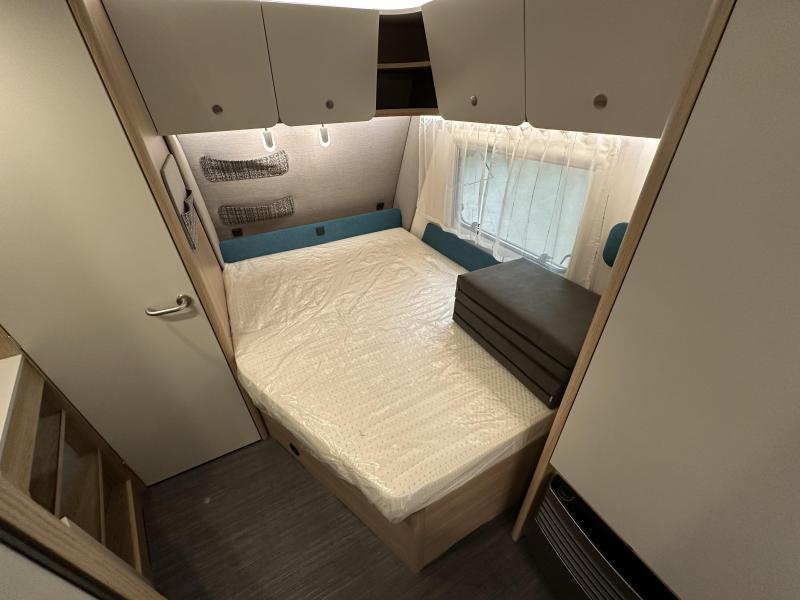 Dethleffs Aero 470 FR fransbed / rondzit | A69  foto: 9