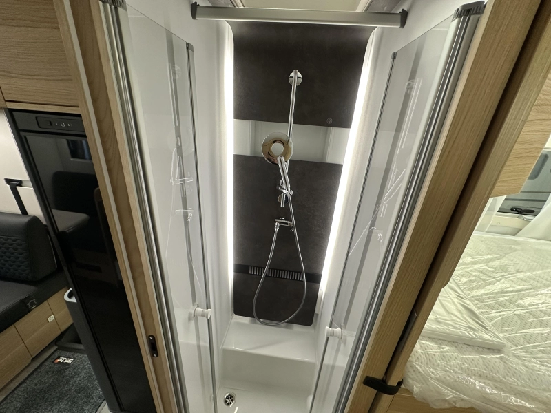 Adria Coral Plus 670 DL automatique | ex-location photo: 19