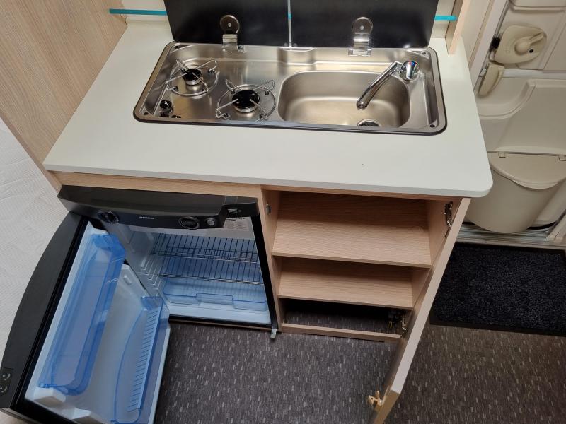 Adria Aviva 390 PS Lichtgewicht!  foto: 18