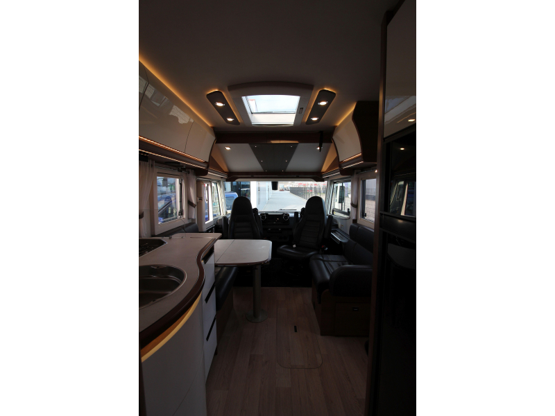 Rapido M96 Queensbed + Hefbed  foto: 42