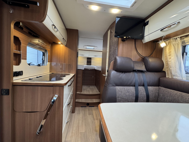 LMC Cruiser Passion 663 G CAMAS LARGAS- 7 METROS foto: 2