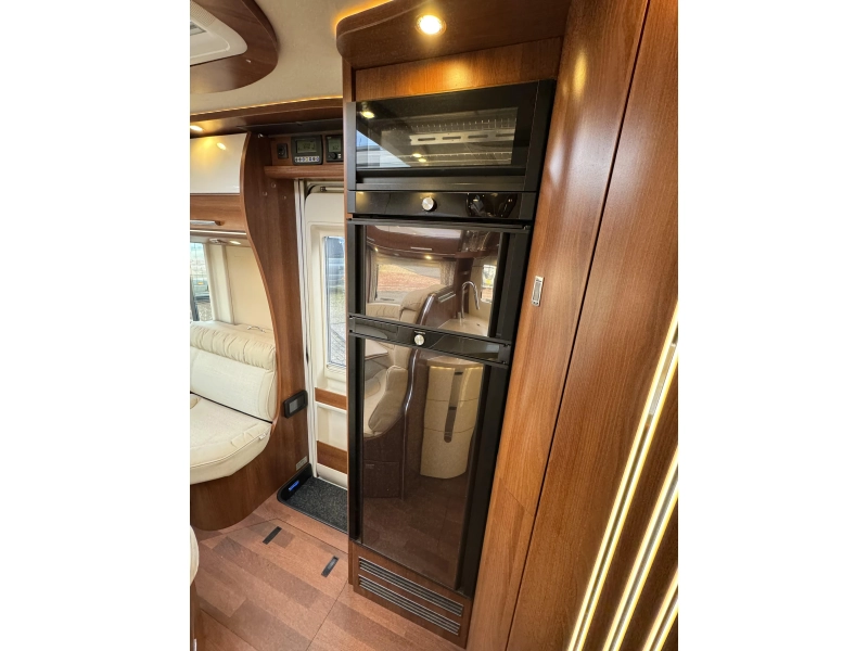 Carthago Chic C-Line I 4.9 LE Mercedes- Camas longitudinales foto: 14