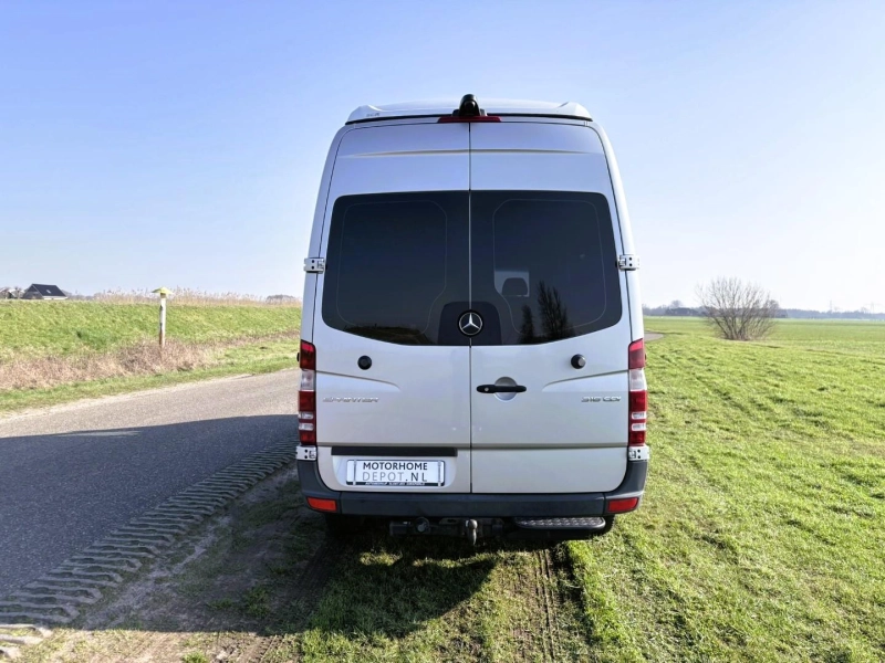 Mercedes-Benz Sprinter 316 CDI by Hop Campers  foto: 14