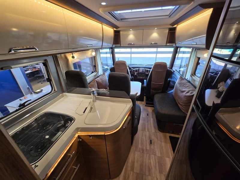 Niesmann+Bischoff Arto 85 LE Z.G.O.H B.J. 2015 Cloulin foto: 13