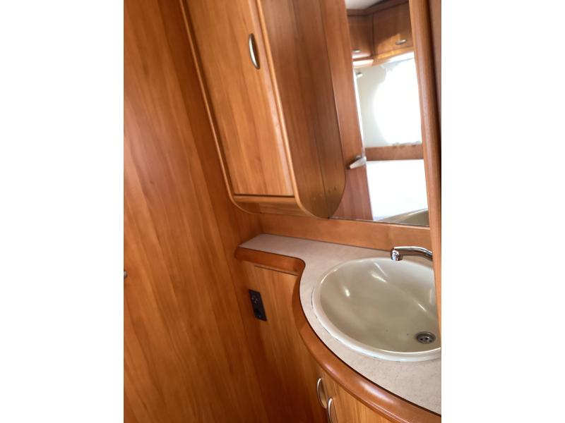 Hobby Excellent 495 UFE mover/ isabella voortent  foto: 6