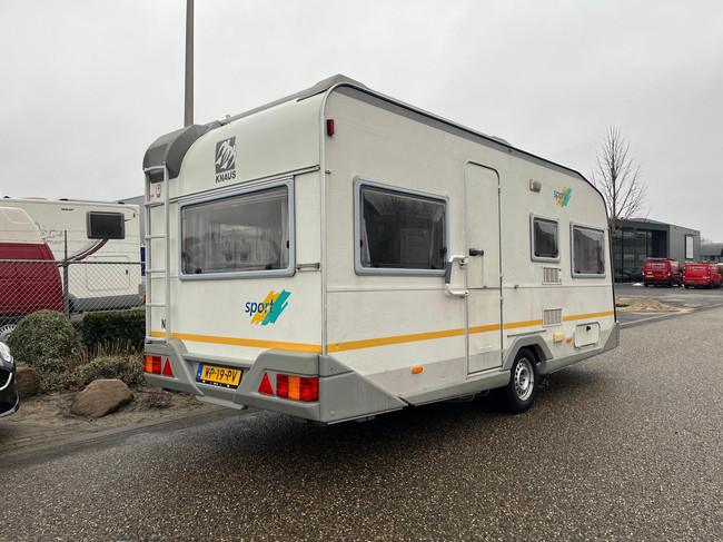 Knaus Sport 2404 | Auvent | Mover semi-automatique | Lit fixe | Dinette (coin repas) | Chauffage | Toilette &agrave; cassette | Galerie de toit/&eacute;chelle photo : 4