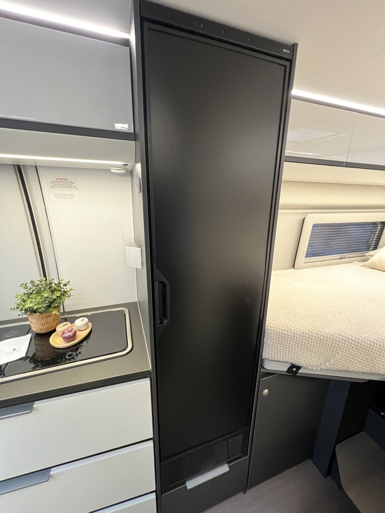 Adria Twin Supreme 640 SLB ENKELE BEDDEN SKYROOF CAMERA foto: 8