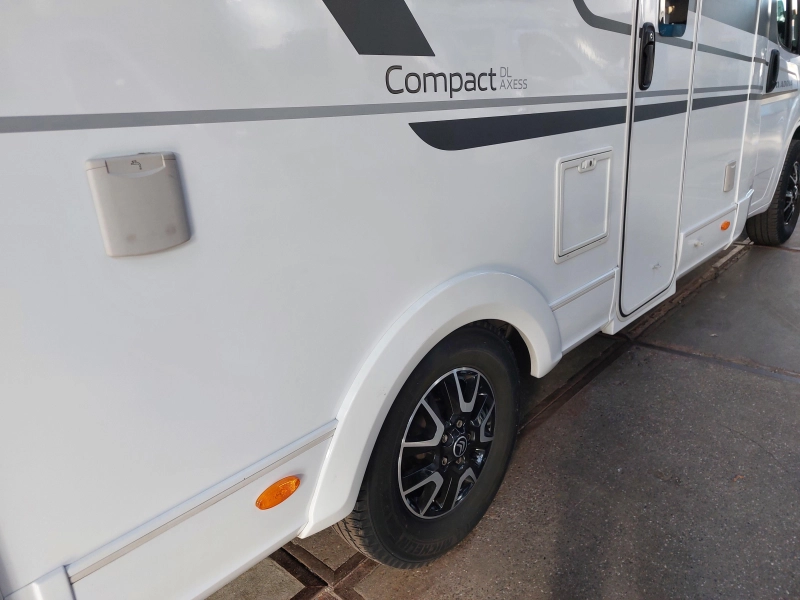 Adria Compact DL Lengtebedden face2face  foto: 21