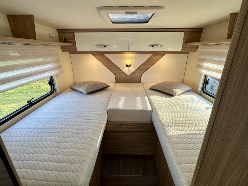 Bürstner Lyseo M Harmony Line 690 G | Mercedes | automaat  foto: 16