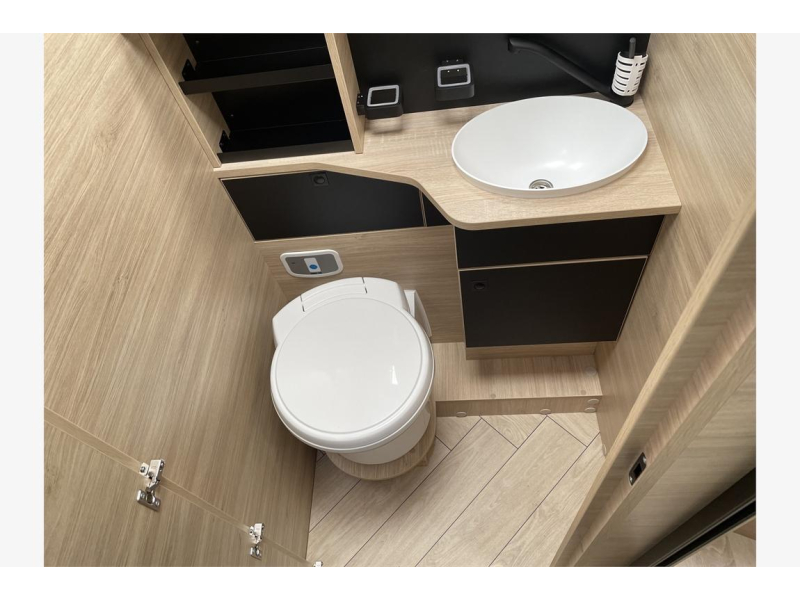 Chausson 797 Titanium single beds and automatic photo: 4