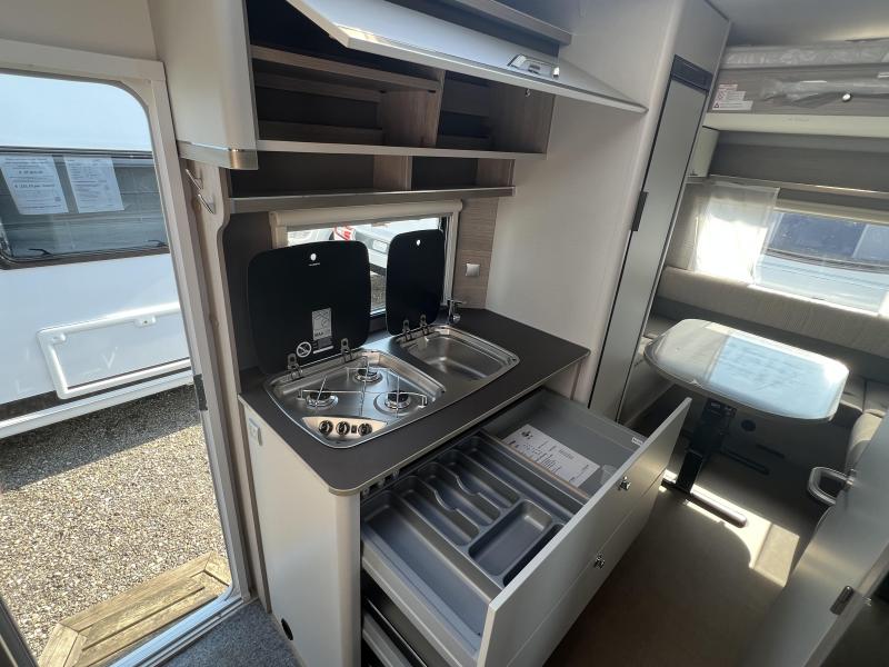 Bürstner Premio Plus 440 TK Met Isabella Ventura tent  foto: 7