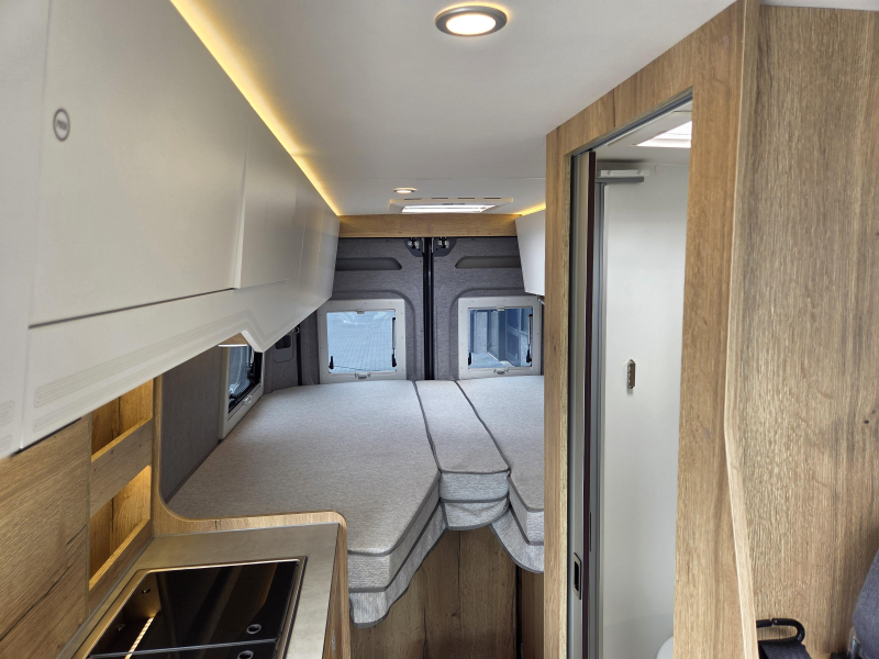 Clever Runner 640 Skyroof 180HP Busbiker photo: 17