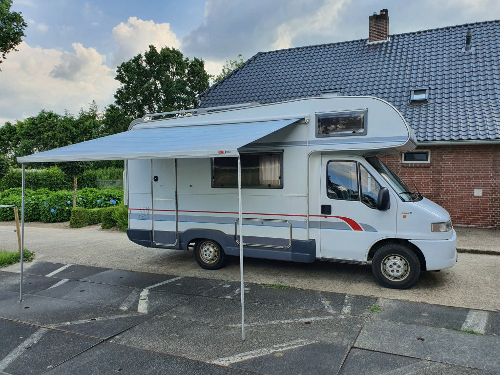 Fiat    2.8 tdi Bürstner 2 zonnepanelen 6 zitplaatsen foto: 16