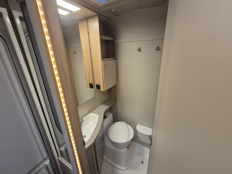 Weinsberg CaraTwo 390 QD  foto: 17