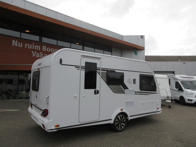 Knaus Sudwind Black Selection 420 QD KOMPAKT UND GROSSE K&Uuml;CHE! Foto: 14