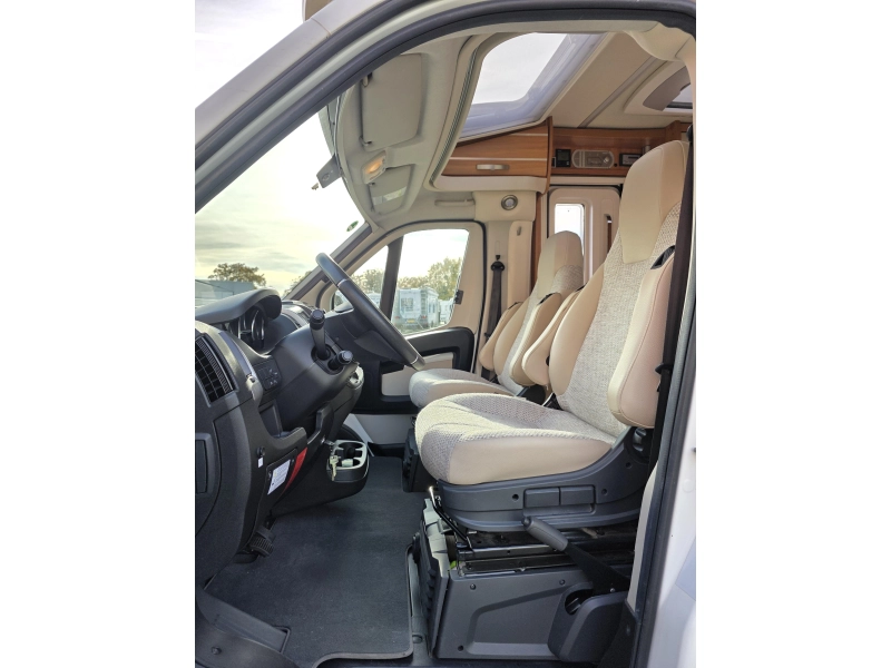 Hymer Exsis-T 588 Autom&aacute;tico 150CV 2017 foto: 16