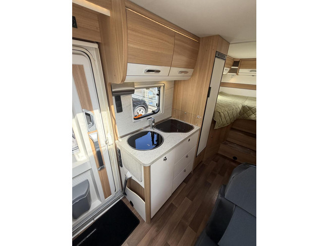 Dethleffs T 6611 Advantage Automatique Lits Jumeaux Panneau Solaire Auvent photo: 15