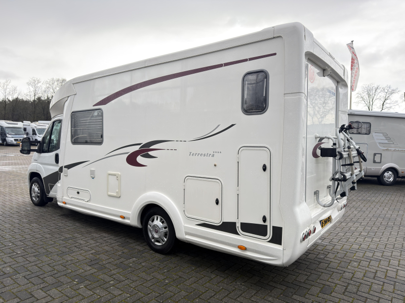 Eura Mobil Terrestra 690 HB foto: 5