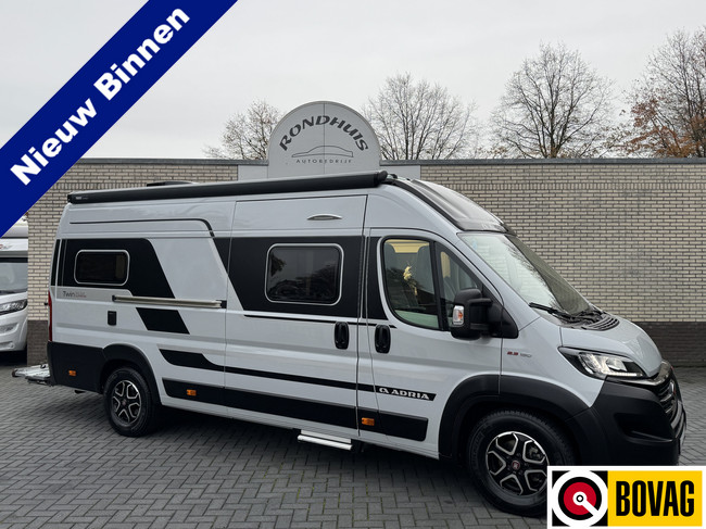 Adria Twin Supreme 640 SLB 160 pk AUTOMAAT 9-Traps Euro6 Fiat Ducato Maxi 4250 kg **Enkele lengtebedden/4 zitplaatsen/XXL Koelkast/Dak