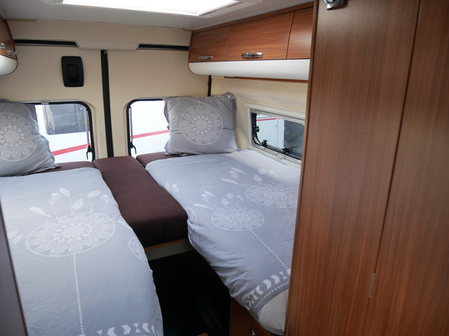 Adria Twin 640 SL, Lengtebedden, Maxi Chasis, Construct slot foto: 19