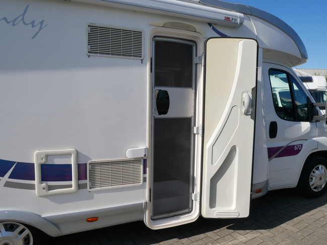 McLouis Tandy 672, Autom&aacute;tico, Semi Integral, Cama Queen foto: 19