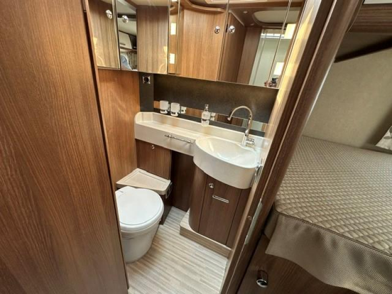 Carthago C-Tourer I 149 GÉÉN HEFBED LEVELSYSTEEM  foto: 11
