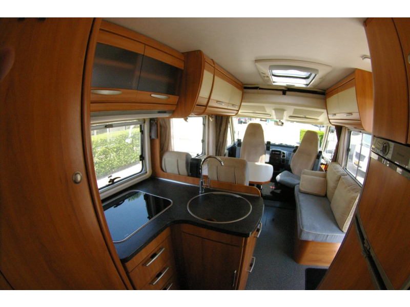 Hymer B 654 Cama francesa, Autom&aacute;tico, Aire acondicionado foto: 13