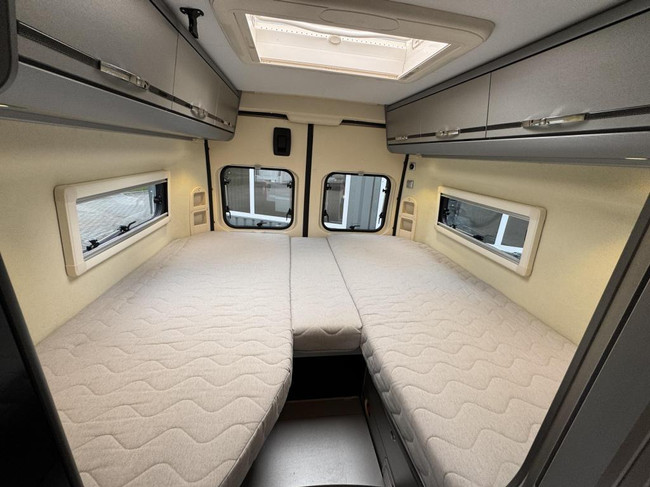 Adria Twin 640 SLX Enkele bedden 6.40m foto: 17