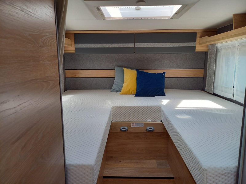 Dethleffs Just Go T 7055 EB - Automaat - met hefbed  foto: 3