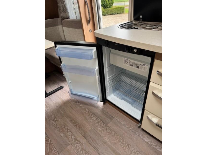 Hobby De Luxe 460 LU Enkele Bedden mover luife  foto: 12