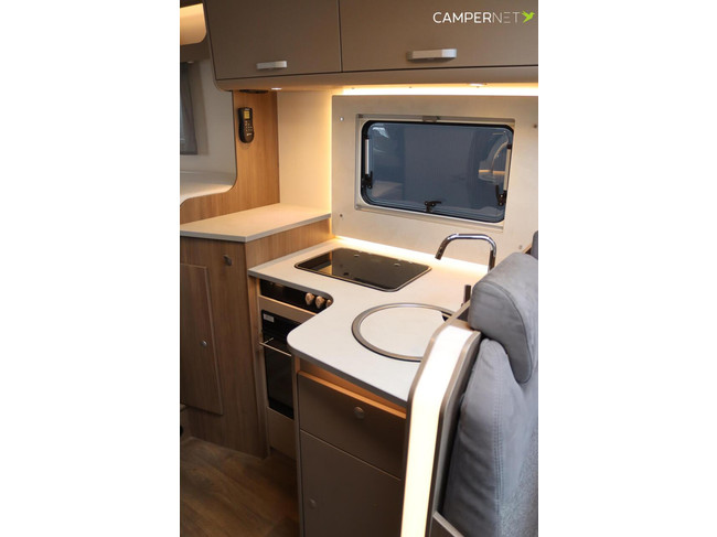Carado T338 165pk Automaat | BR Systeem | LPG installatie | Lengtebedden | Omvormer | Lithium | Oven | Zonnepanelen | Bearlock | Editio foto: 10