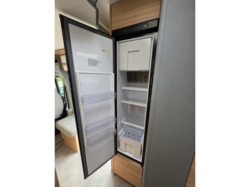 Dethleffs Just 90 T 7052 DBM Queensbed / Hefbed  foto: 14