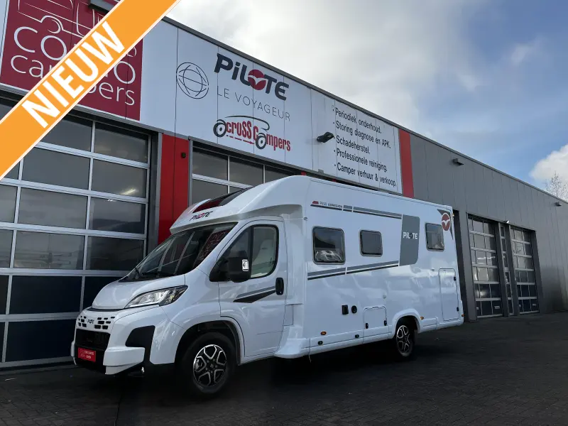 Pilote P720FC Queensbed, 2025! 