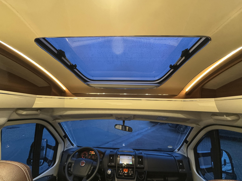 LMC Cruiser Passion 663 G Lente bedden- 7 Meter  foto: 9